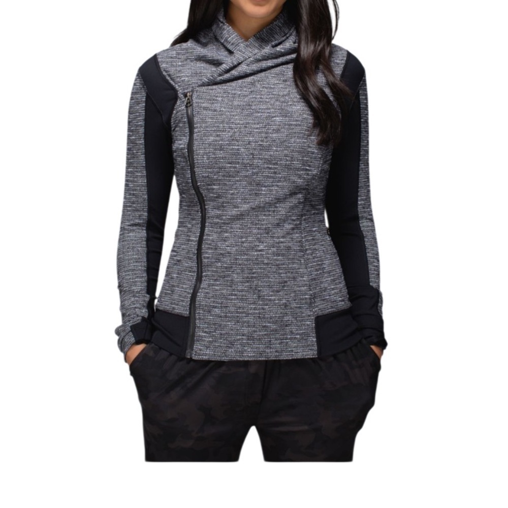 Lululemon Bhakti Yoga Jacket - Coco
Pique Black Women Size 6